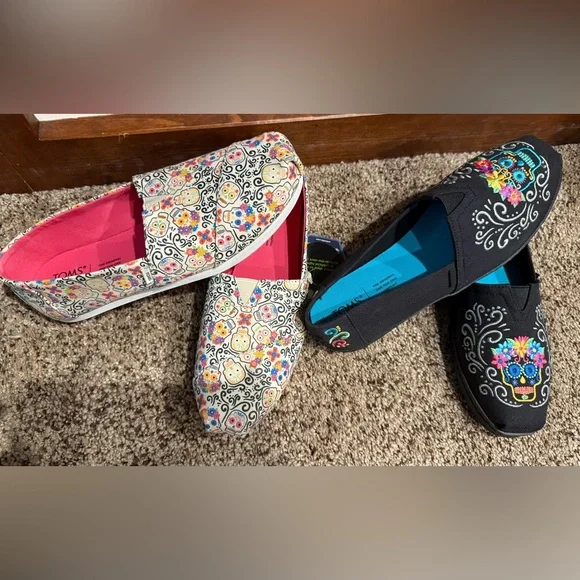 Toms Multicolor and Black Patterned Flats - Picture 1 of 5